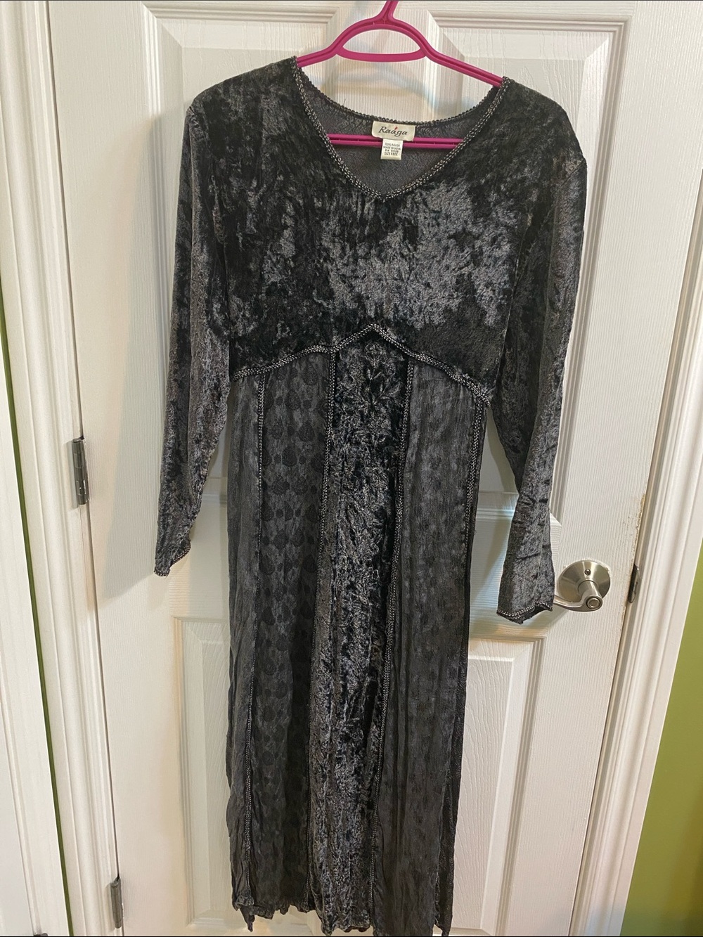 Raaga Black Crushed Velvet Ren Faire Dragon Queen Maxi Dress Vintage Medium